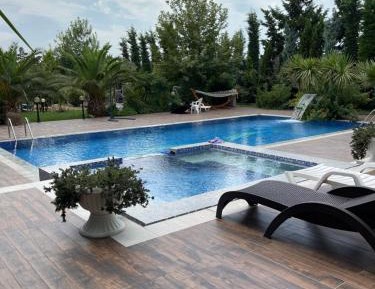 Villa with Garden View