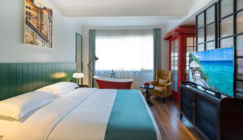 Deluxe Double Room with Bath
