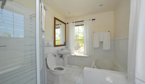 Queen Suite
