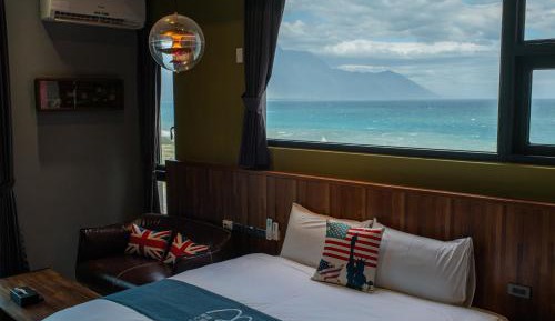 Deluxe Double Room with Balcony and Sea View