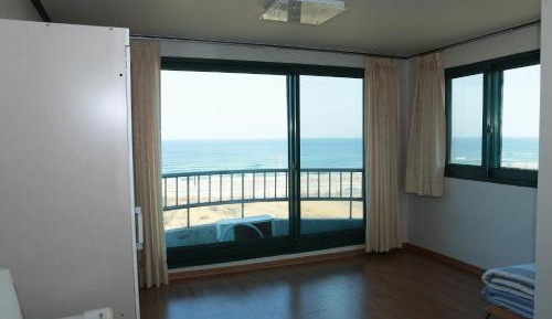Family Room with Side Sea View