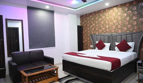 Double Room with Balcony (2 Adults + 1 Child)