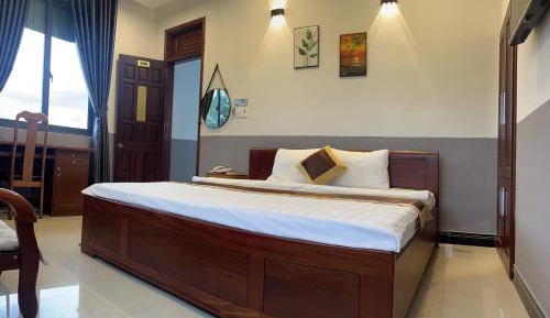 Deluxe Queen Room