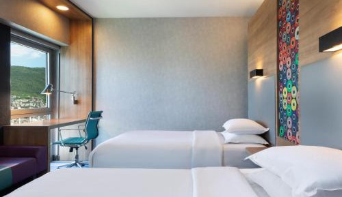 Aloft Twin Guest Room