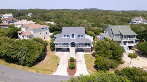 Seven-Bedroom Holiday Home