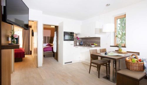 Apartment with Lake View and Terrace (5 Adults) 