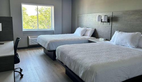 Queen Room with Two Queen Beds - Non-Smoking
