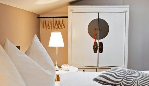 One-Bedroom Apartment with Infrared Cabin