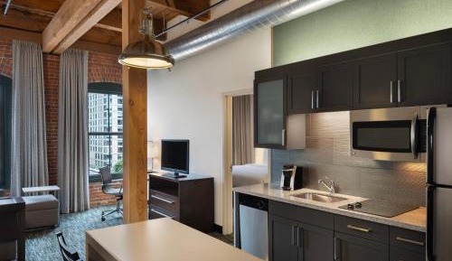 One-Bedroom King Suite
