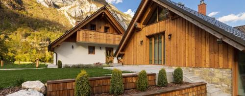 Superior Chalet with Private Wellness and Fireplace