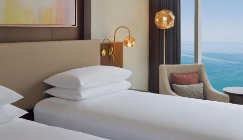Junior Suite, Executive Lounge access 2 Twin, Partial Sea view