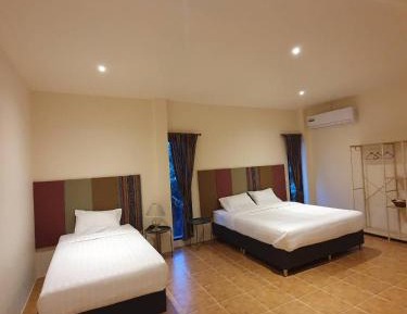Deluxe Family Suite