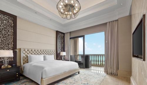 Premier Sea View Suite