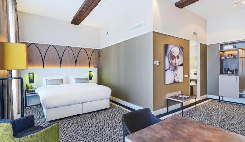 Executive Room