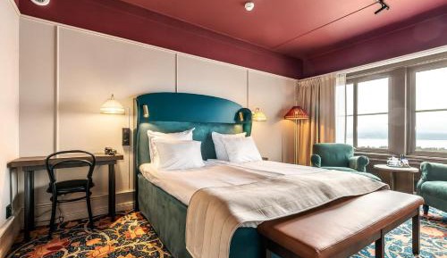 Premium Twin Room with Sea View - Non-Smoking