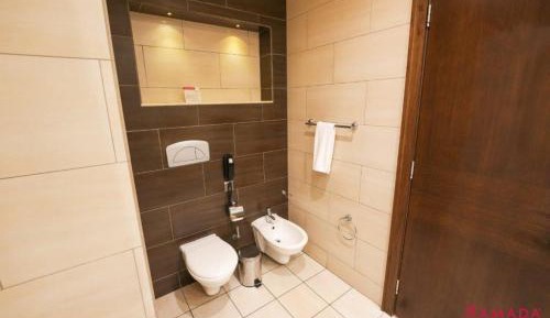 Deluxe King Room - Non-Smoking