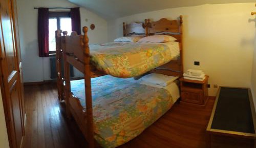 Quadruple Room with Private Bathroom