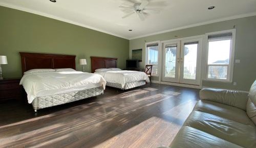 Deluxe Queen Room with Two Queen Beds
