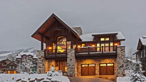 Four-Bedroom Holiday Home