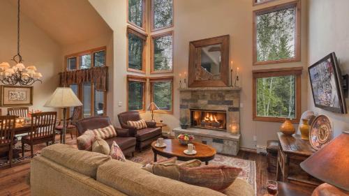 Four-Bedroom Holiday Home