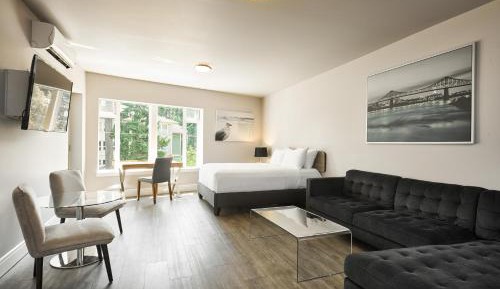 1BR King + Queen Suite