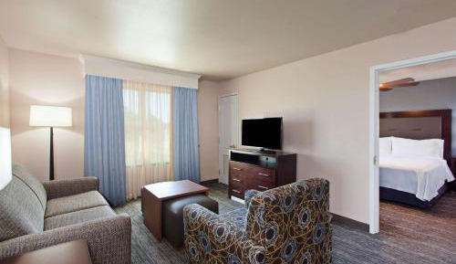 One-Bedroom Queen Suite with Two Queen Beds - Non-Smoking