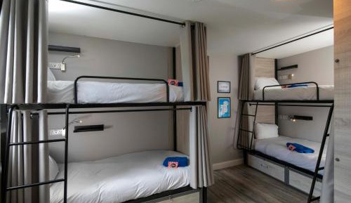 10-Bed Mixed Dormitory Room