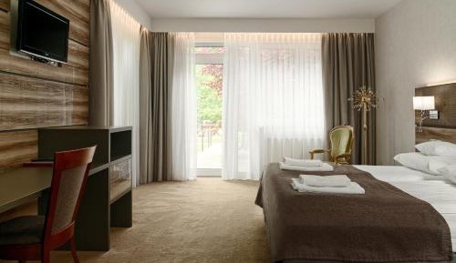Apartment with Garden View