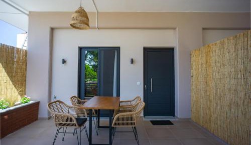 Apartment with Garden View