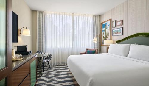 Metropolitan King Room