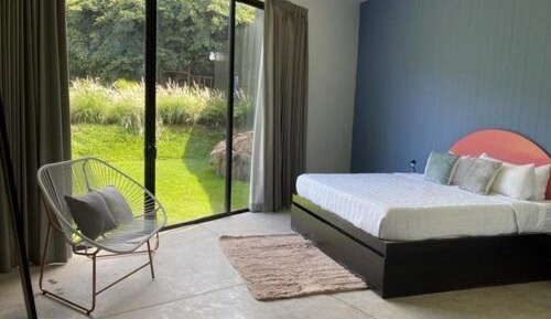 Queen Room with Garden View