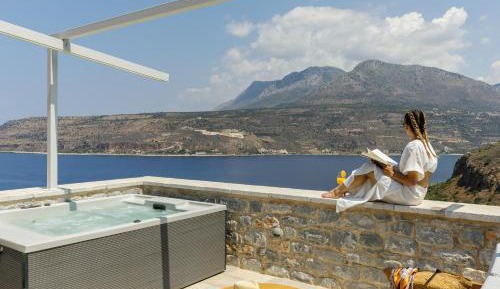 Deluxe Suite with Spa Bath