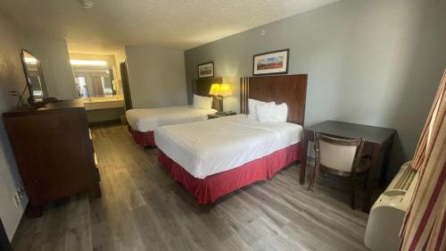 Queen Room with Two Queen Beds - Non-Smoking