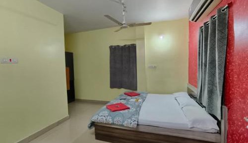 Deluxe Room (2 Adults + 1 Child)