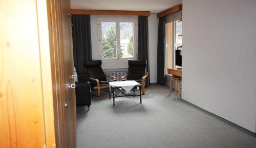 Apartment with Mountain View