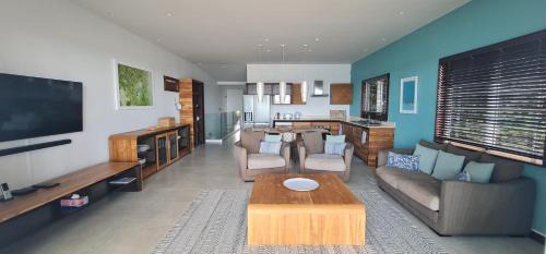 Four-Bedroom Luxury Apartment