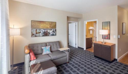 One-Bedroom King Suite with Sofa Bed - Non-Smoking