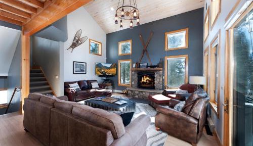 Four-Bedroom Holiday Home