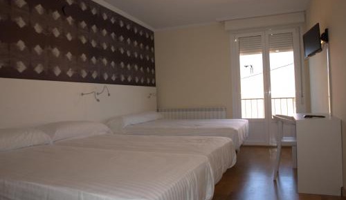 Quadruple Room with Private Bathroom