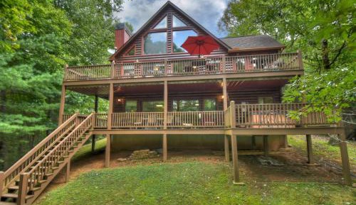 Three-Bedroom Holiday Home 