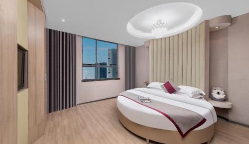 Double Room with Theme