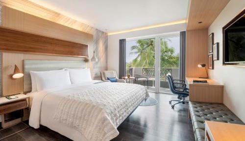 Classic Room with Balcony with King bed - Complimentary beer/mocktail of the day on arrival