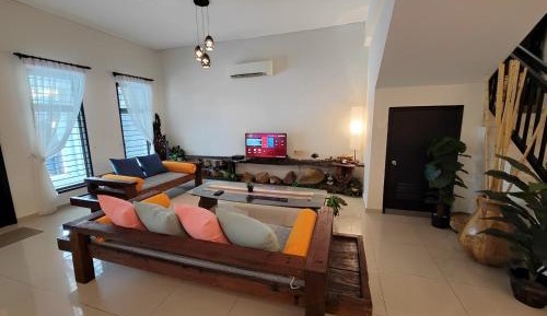 Seven-Bedroom House