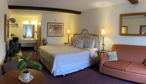 Deluxe King Room