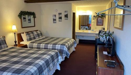 Deluxe Queen Room