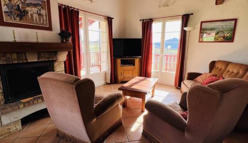 Holiday Home (6 Adults)