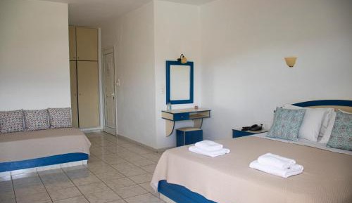 Studio (3 Adults)