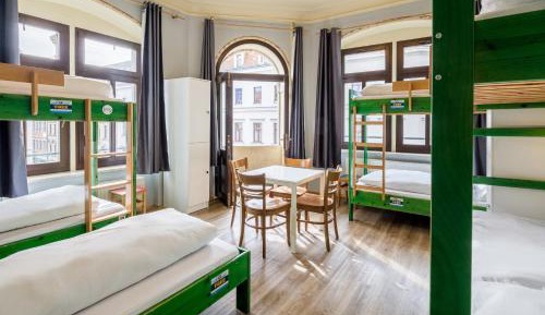 Single Bed in 7-Bed Mixed Dormitory Room 