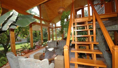 Apartment with Garden View