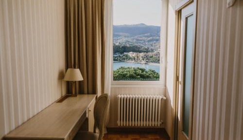 Double or Twin Room with Sea View and Beach Access